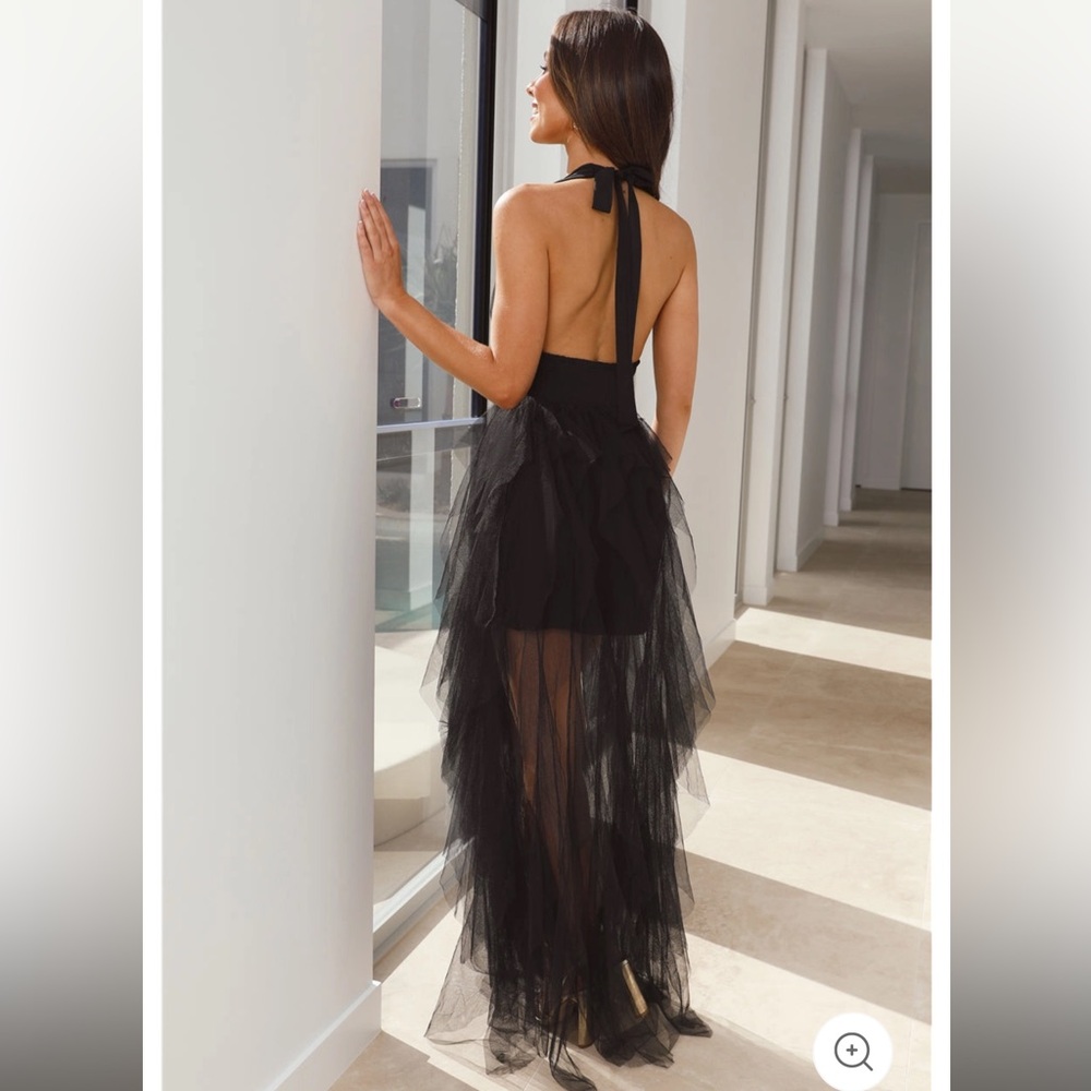 Elegant Black Halter Dress - Picture 3 of 5